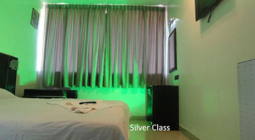 Hotel T.A.P. Gold Crest Бангалор Номер фото